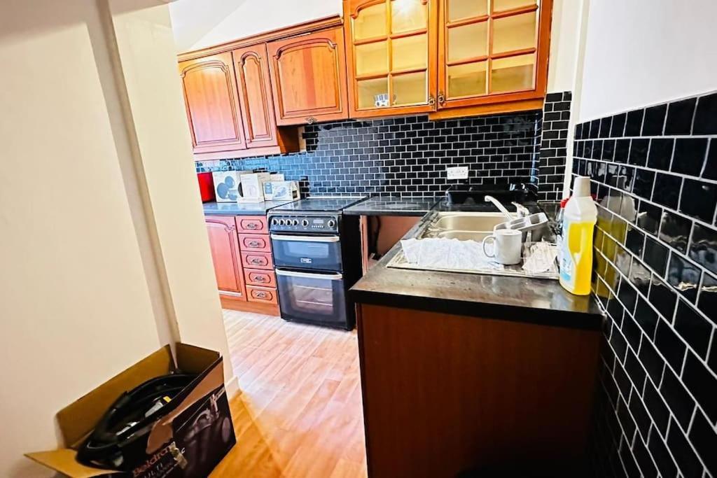3 Bed House East London Home Exteriör bild